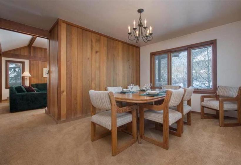 فندق Teewinot Condominiums