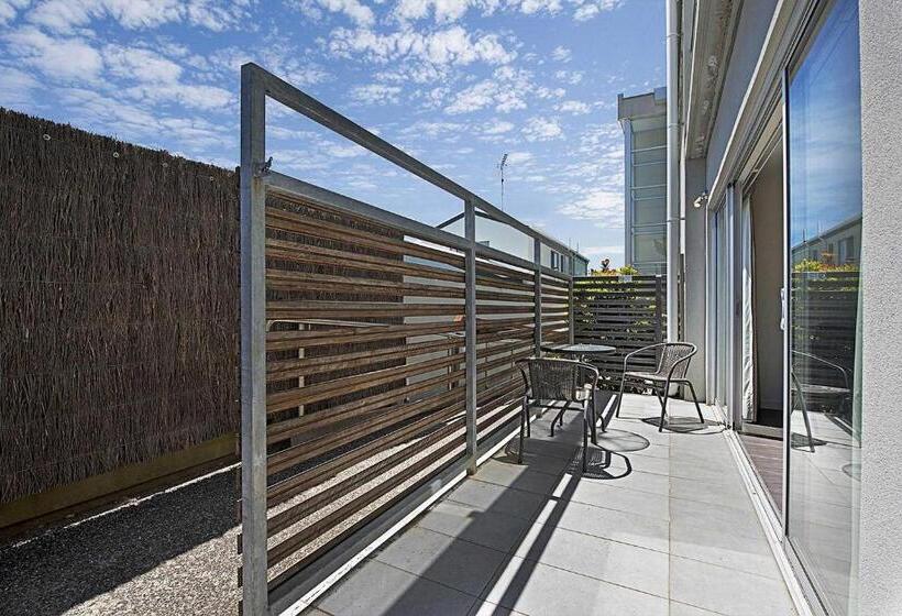 בית מלון כפרי The Apollo