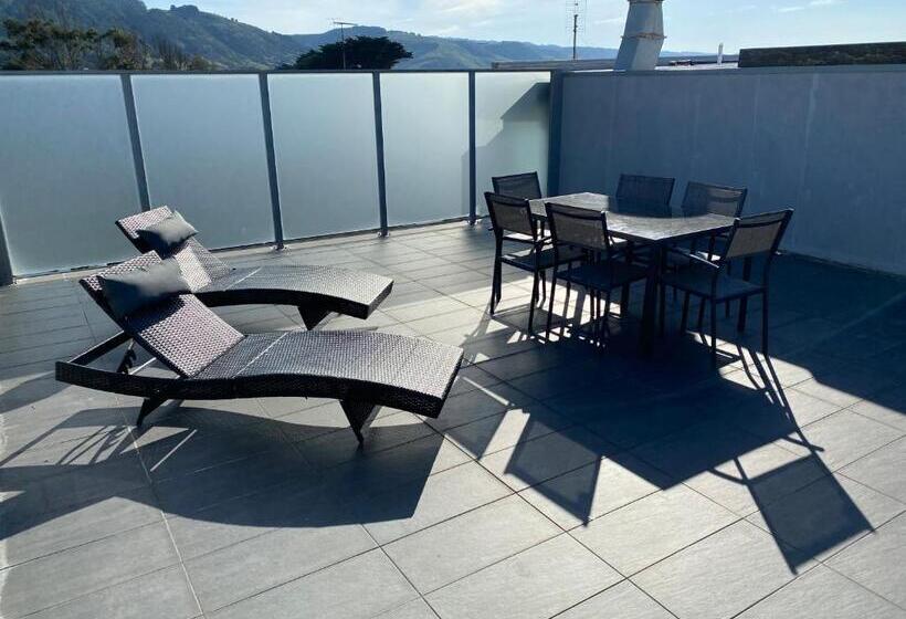 בית מלון כפרי The Apollo