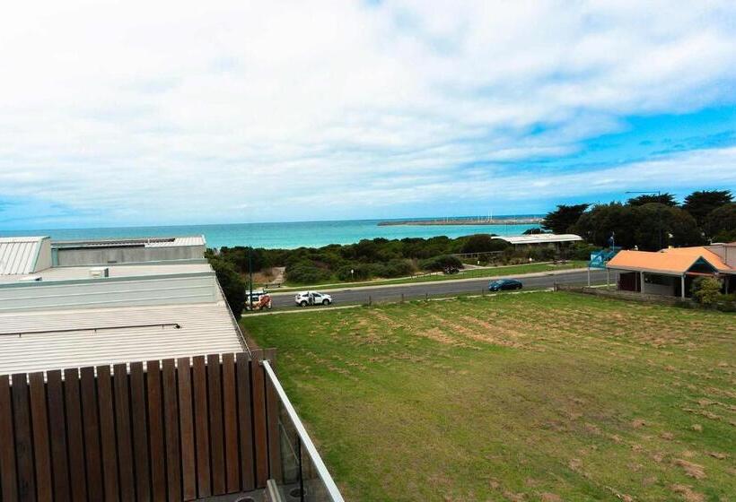 בית מלון כפרי The Apollo