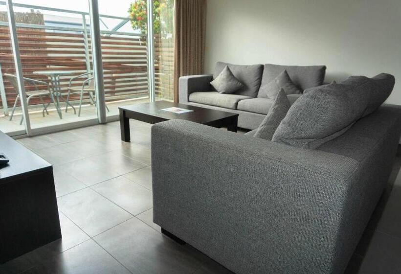 בית מלון כפרי The Apollo