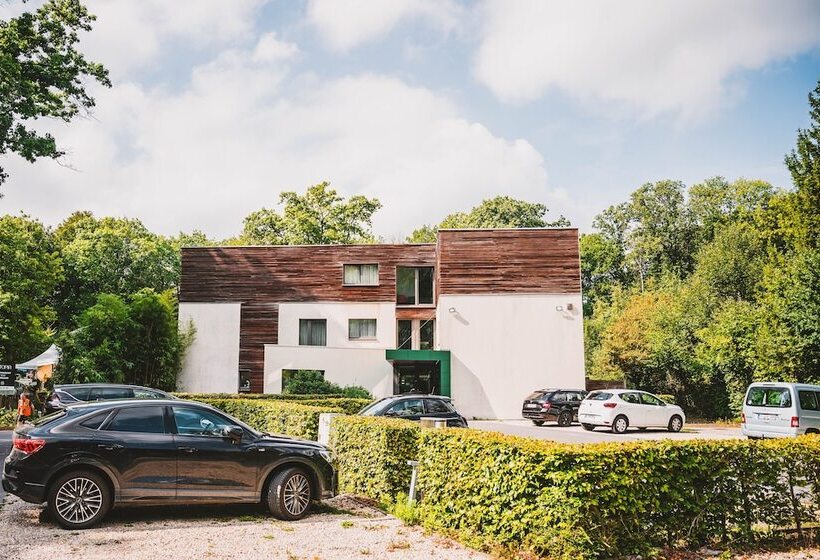 Utopia Hotel   Art & Nature