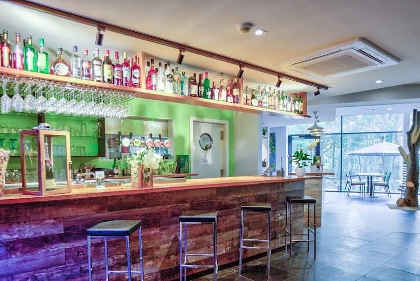 Utopia Hotel   Art & Nature