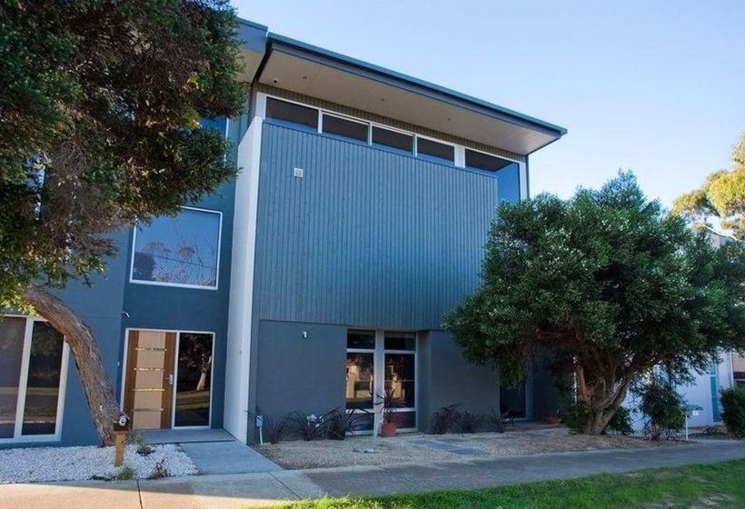 فندق Whitewater Apartments