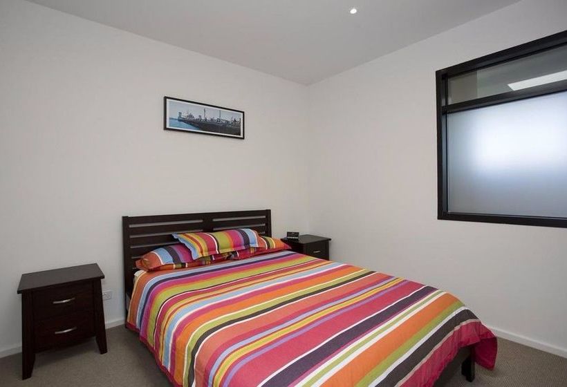 فندق Whitewater Apartments