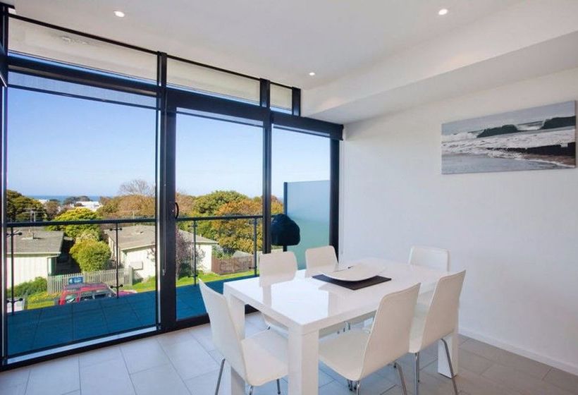 Отель Whitewater Apartments