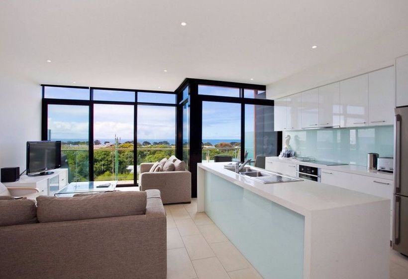 Отель Whitewater Apartments