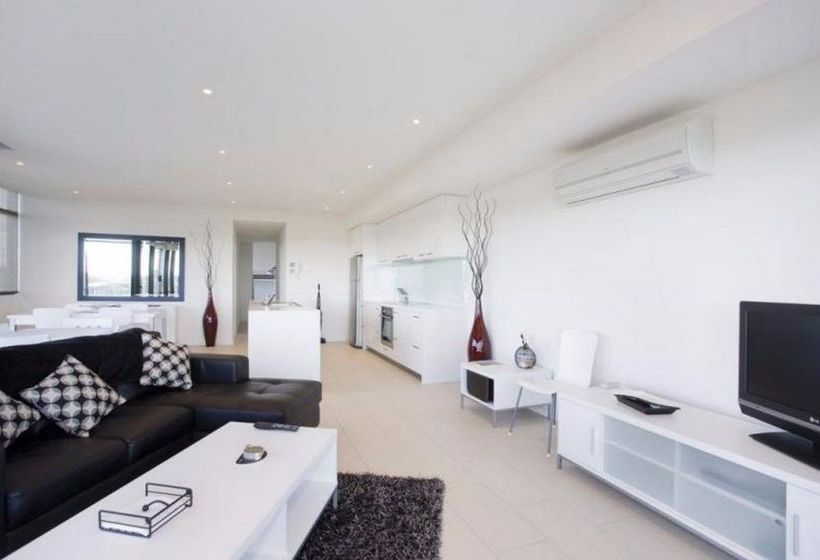 Отель Whitewater Apartments