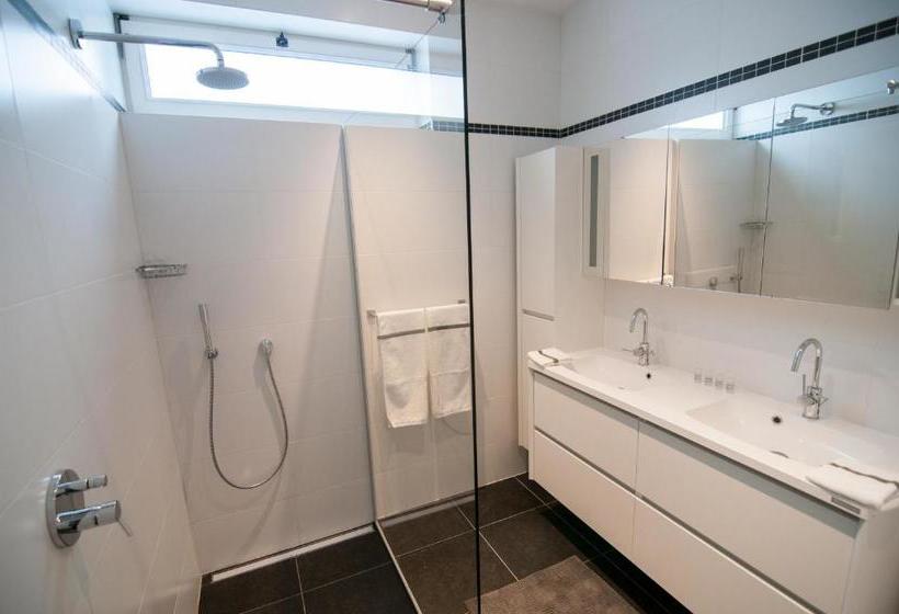 فندق Your House Apartments