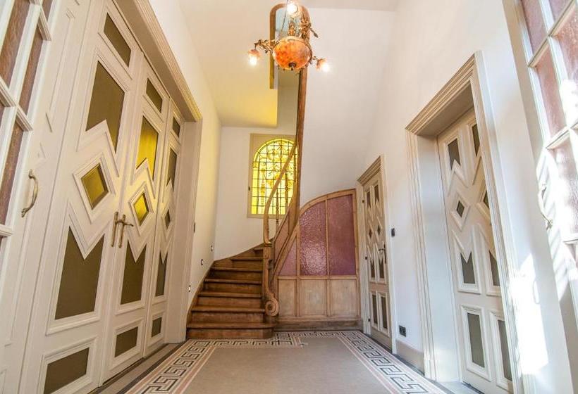 فندق Your House Apartments