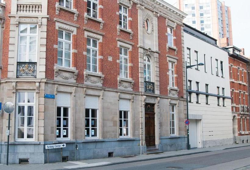 فندق Your House Apartments