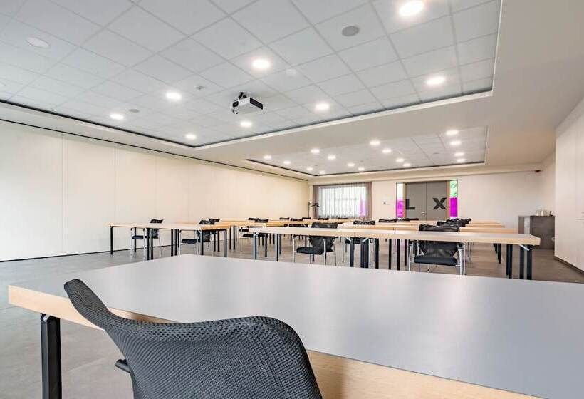 Mezzo Hotel & Business