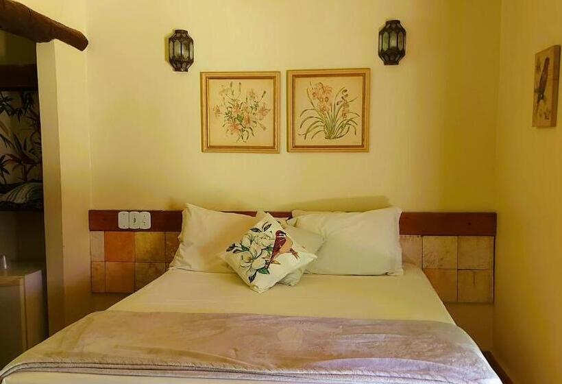 Salto Corumbá Hotel Camping Clube