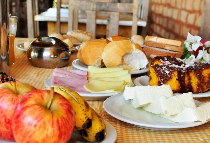 Salto Corumbá Hotel Camping Clube