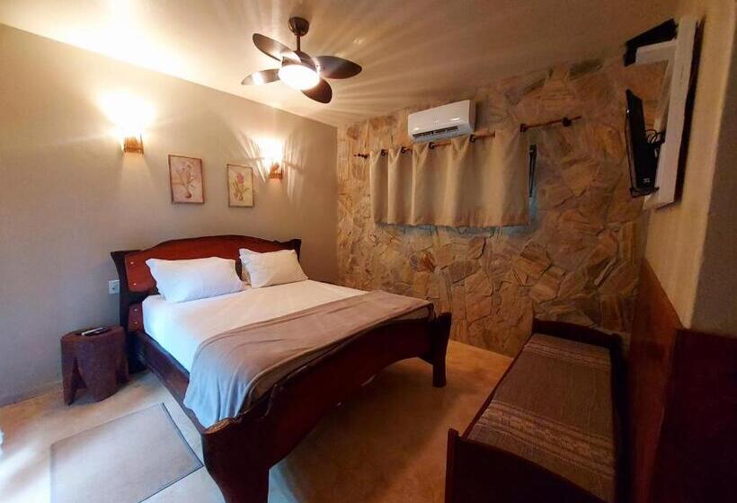 Salto Corumbá Hotel Camping Clube