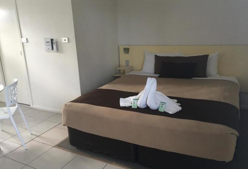 Surf Beach Motel Coffs