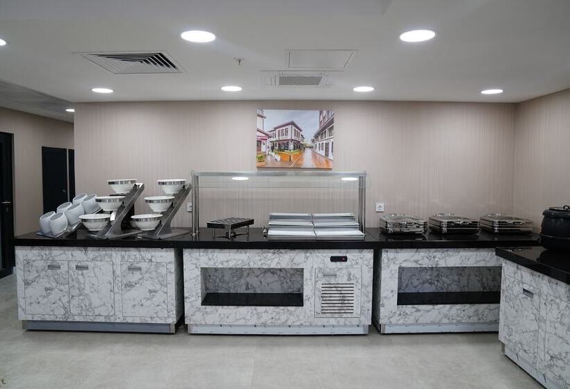 ホテル Akay Muhtarlar Evi