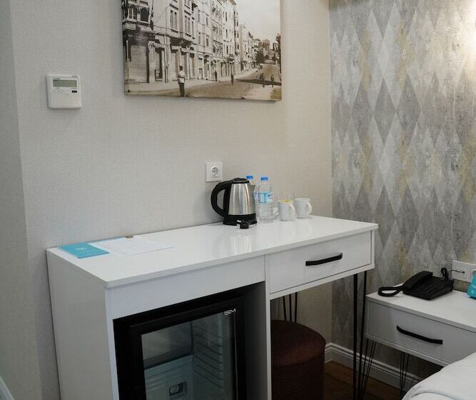 ホテル Akay Muhtarlar Evi