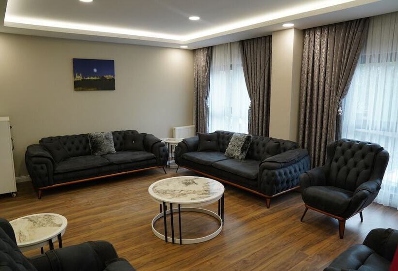 ホテル Akay Muhtarlar Evi