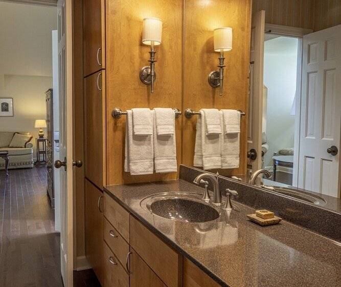 호텔 Baywood Conference Center