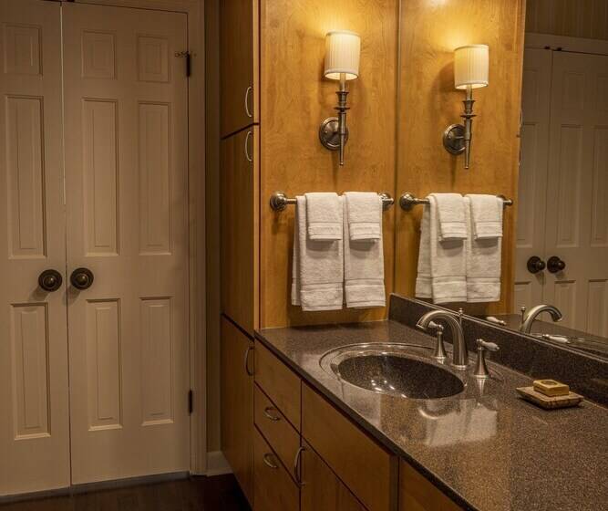 호텔 Baywood Conference Center