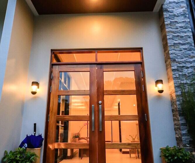 酒店 Josefina's Tourist Inn