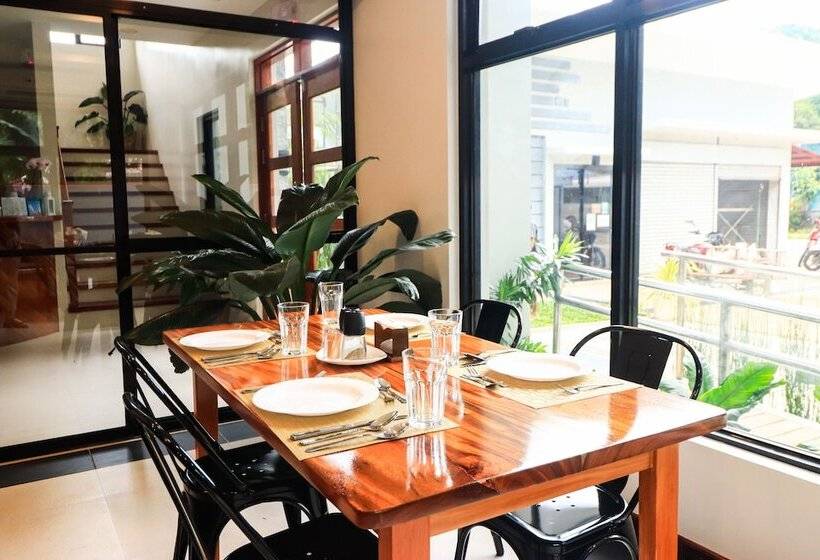 酒店 Josefina's Tourist Inn