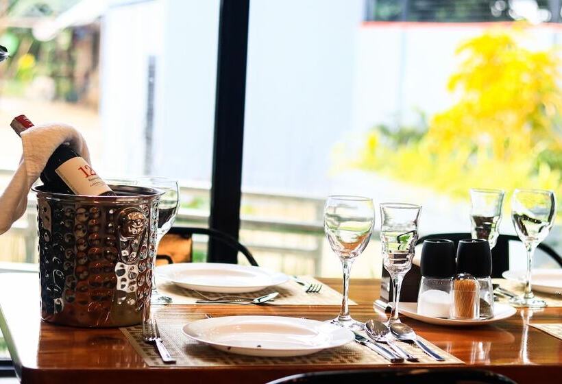 酒店 Josefina's Tourist Inn