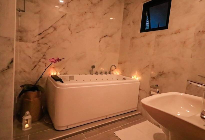 Отель Josefina's Tourist Inn