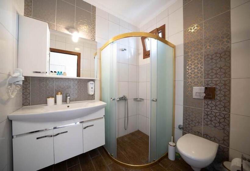 בית מלון כפרי Naz Liman