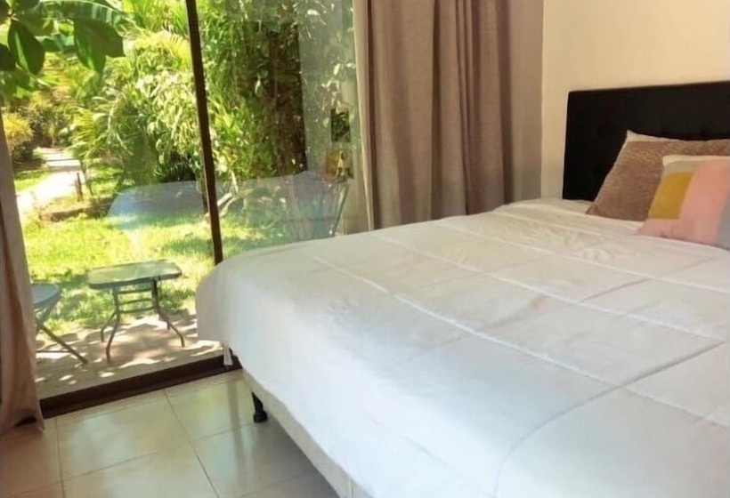 فندق Sambo Mambo Beach