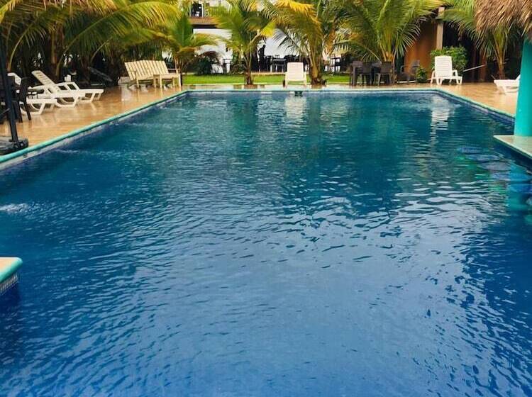 فندق Sambo Mambo Beach