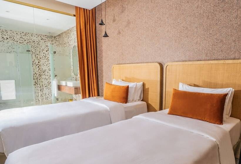 The House Hotel Al Khiran