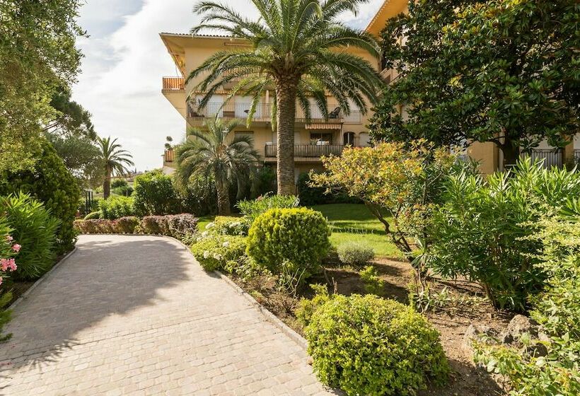 Резиденция Résidence Pierre & Vacances Baie De Saint Tropez Eden Parc