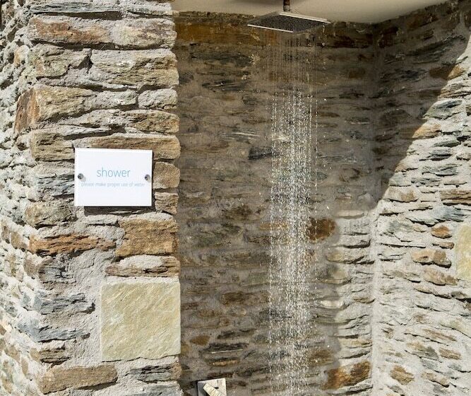 Anemomiloi Andros Boutique