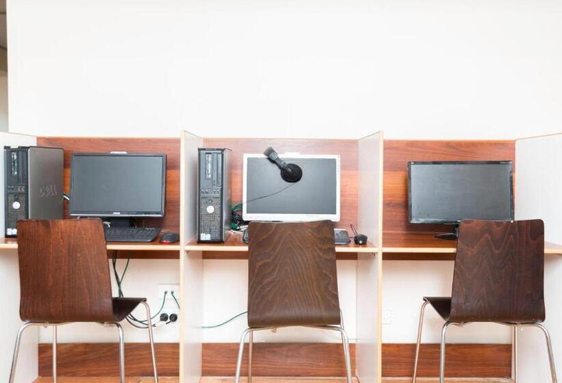 호스텔 Barkly Backpackers