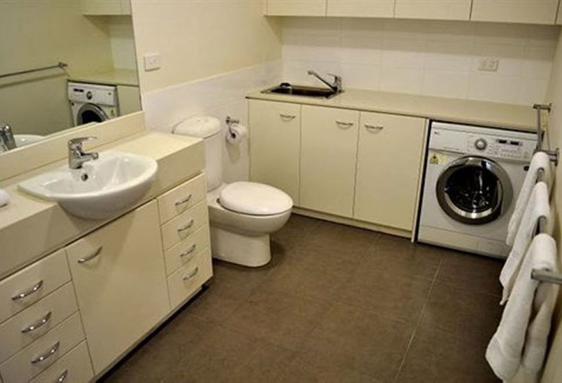 Albert Park Apartments