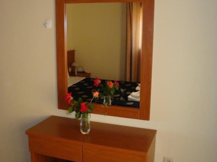 Alexander Apartments