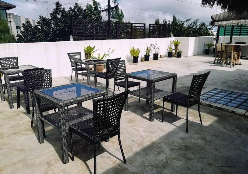 Cabins By Eco Hotel Tagaytay