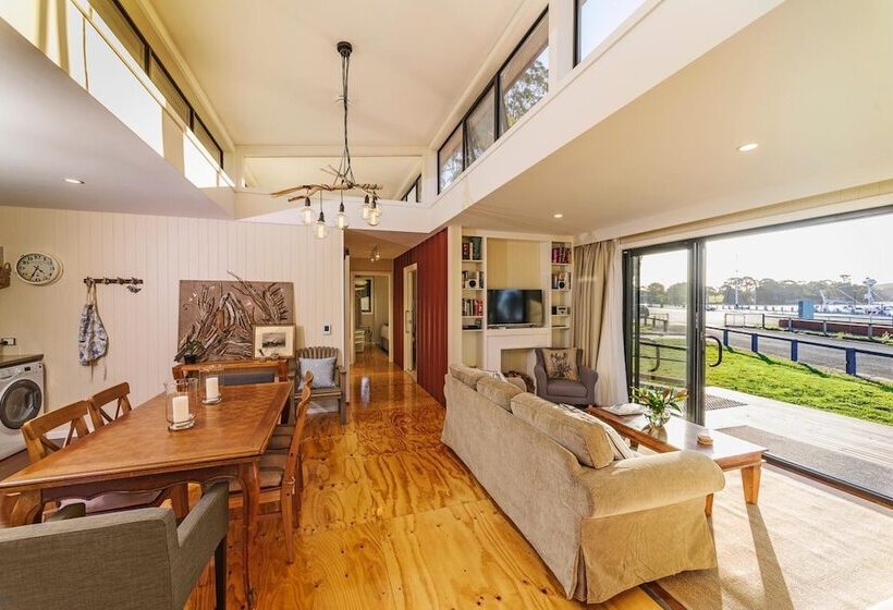 Coastal Pods Wynyard