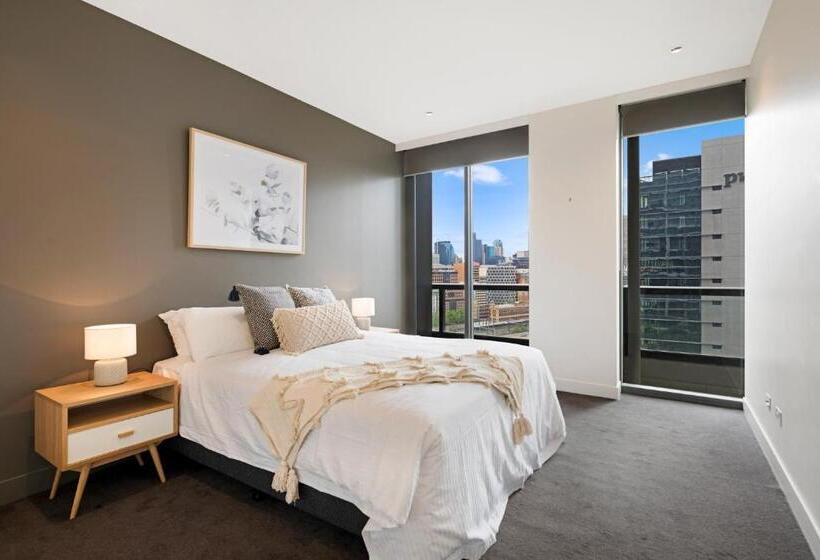 Corporate Keys   Freshwater Place