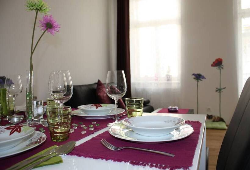 Govienna Modern Apartment