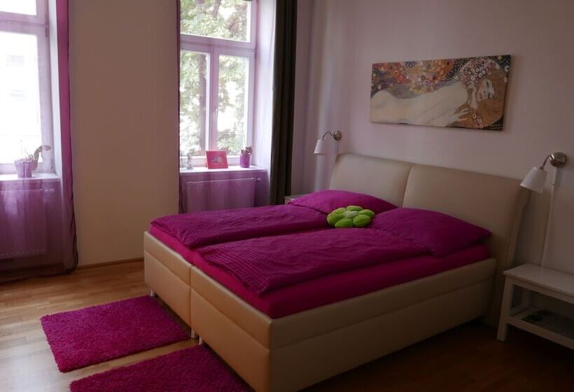 Govienna Modern Apartment