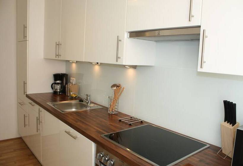 Govienna Modern Apartment