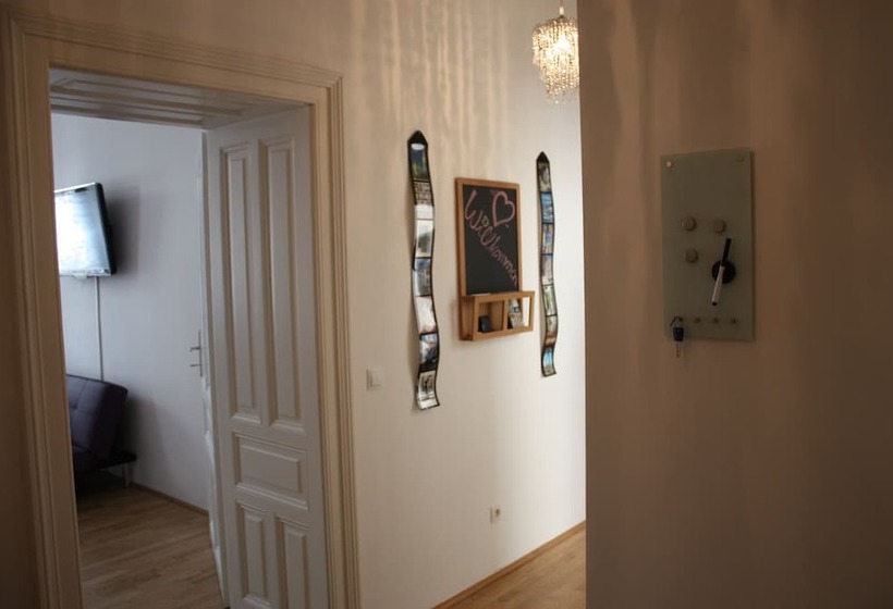 Govienna Modern Apartment