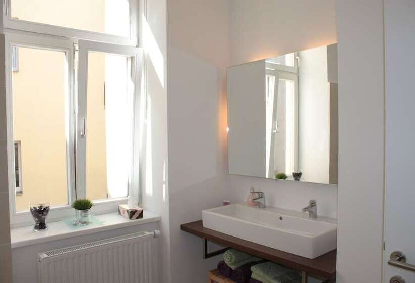 Govienna Modern Apartment