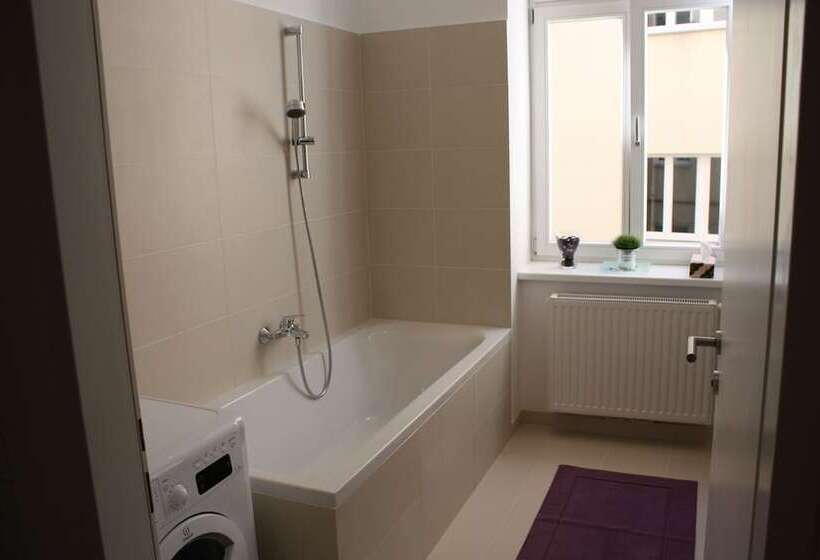 Govienna Modern Apartment