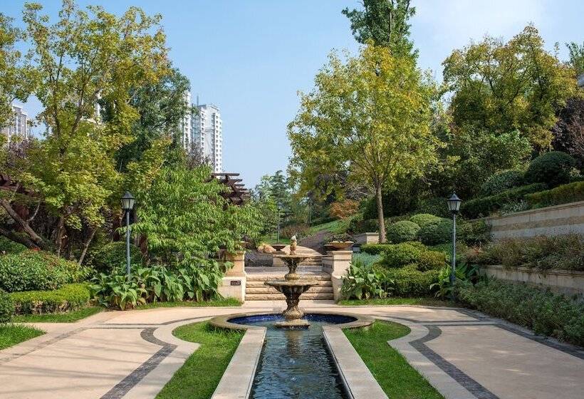 Hilton Jinan South Hotel & Residences