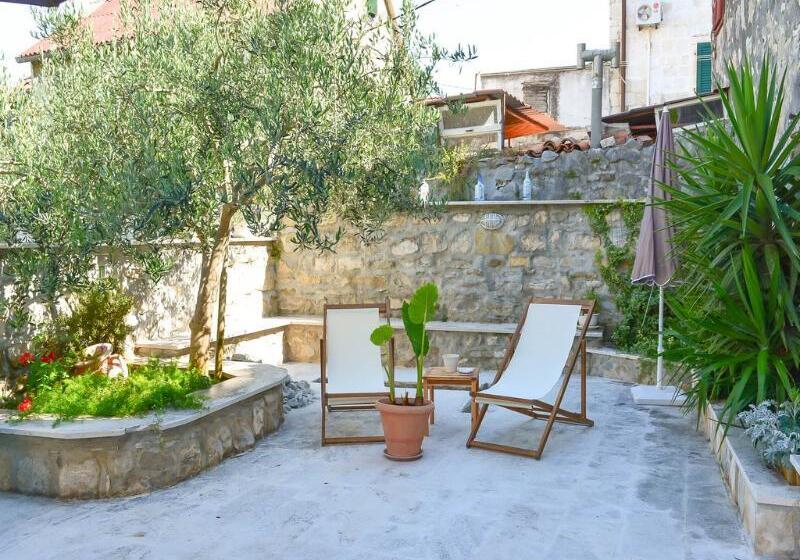 ホテル Apartmani Slavica