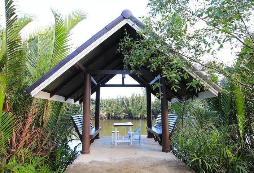 Отель Baan Suan Nuan Ta